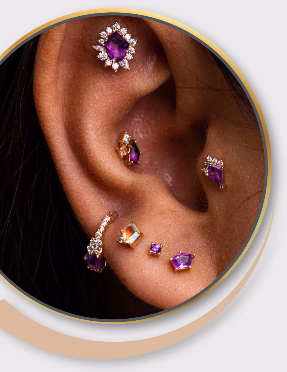 Professionelles Ohrpiercing Curated Ear Schmuck Kombination Aachen